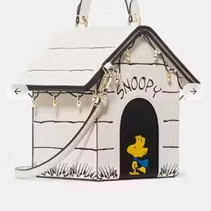 Kate Spade Peanuts X KSNY Snoopy Doghouse Crossbody